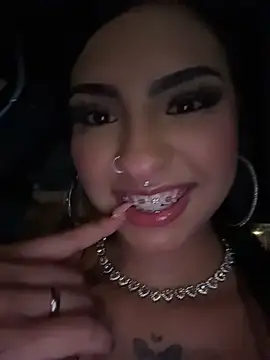 Hilary pinkk online show from 04/11/26, 01:32