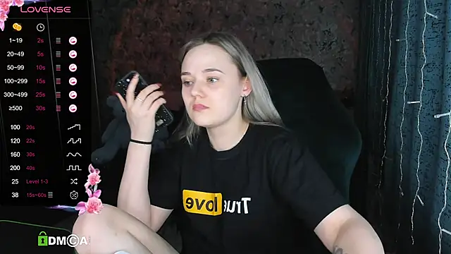 Your small bunny online show from 03/10/25, 12:48