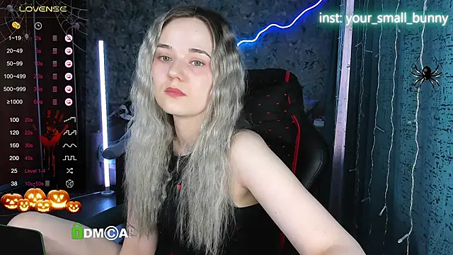 Your small bunny online show from 10/25/25, 02:08