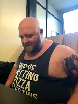 Strong Bear89 online show from 12/17/24, 09:16