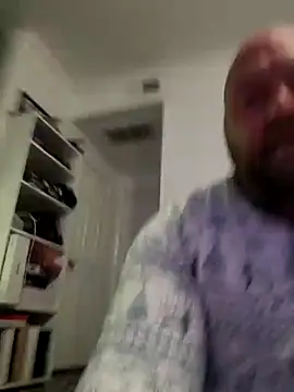 Strong Bear89 online show from 12/24/24, 04:11