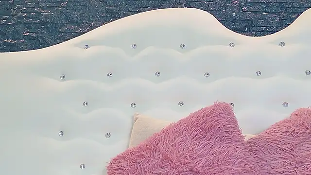 LaurynCopper online show from 01/31/25, 09:48