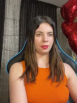 Snapshot of CurlyLara chatting on 02/24/25, 07:19 CurlyLara online show from 02/24/25, 07:19