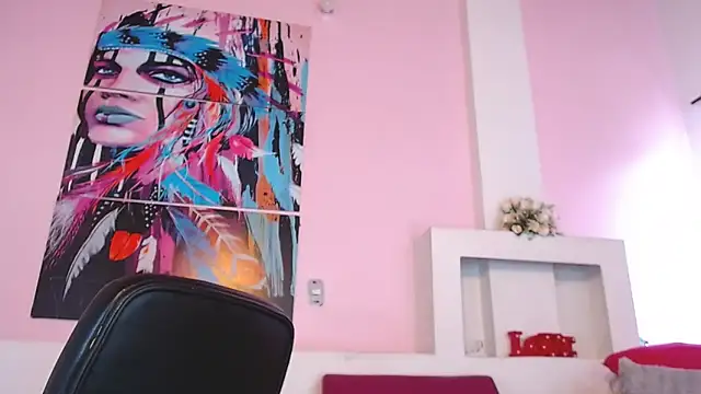 Snapshot of lunoxx_ chatting on 02/14/25, 06:08 lunoxx online show from 02/14/25, 06:08