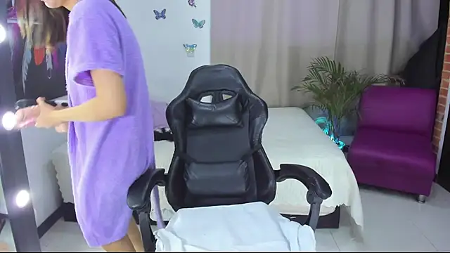 Snapshot of lunoxx_ chatting on 11/29/25, 03:53 lunoxx online show from 11/29/25, 03:53