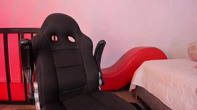 Snapshot of AmberiniHoffman chatting on 02/14/26, 11:51 AmberiniHoffman online show from 02/14/26, 11:51