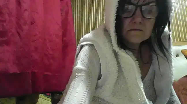 Snapshot of AlanaLaDream chatting on 02/08/25, 06:12 AlanaLaDream online show from 02/08/25, 06:12