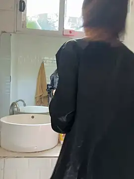 desiregirl69 online show from 12/18/24, 05:04