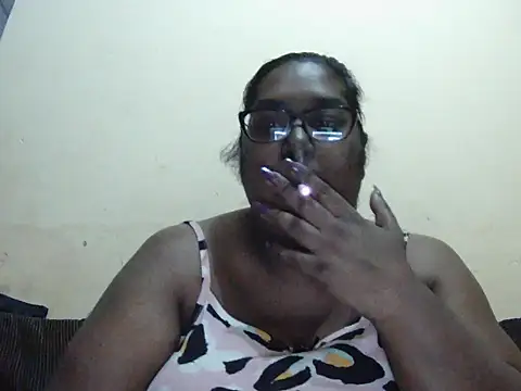 Snapshot of Sexy_Tigress26 chatting on 10/19/25, 09:48 Sexy Tigress26 online show from 10/19/25, 09:48