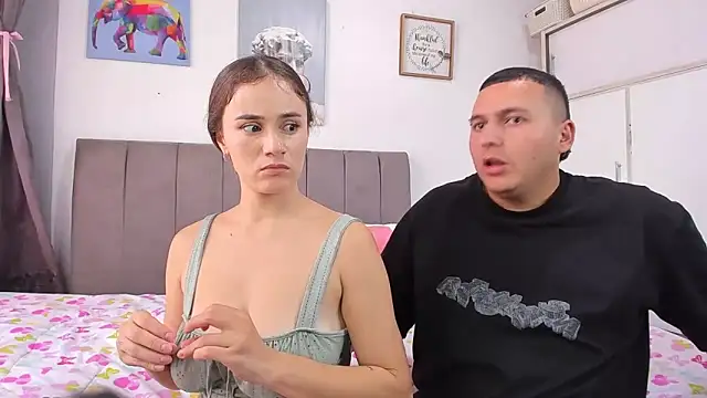 Snapshot of naughtyloverss chatting on 12/13/25, 07:53 naughtyloverss online show from 12/13/25, 07:53