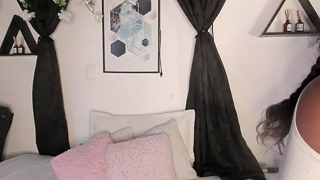 Khenta Michells online show from 04/09/26, 10:20