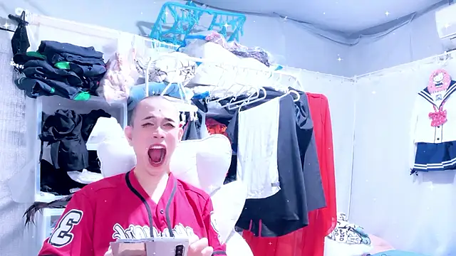 Im IVE LOVE online show from 06/07/26, 04:33