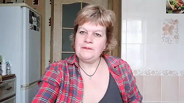 Snapshot of Ettie_Tonia chatting on 03/15/25, 10:03 Ettie Tonia online show from 03/15/25, 10:03