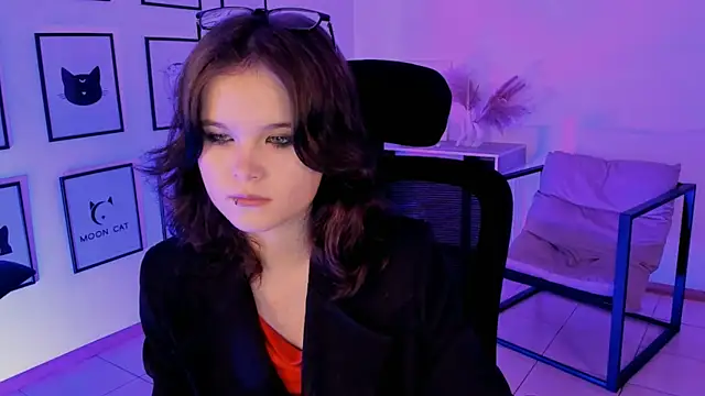 Elainebeness online show from 12/13/24, 06:27