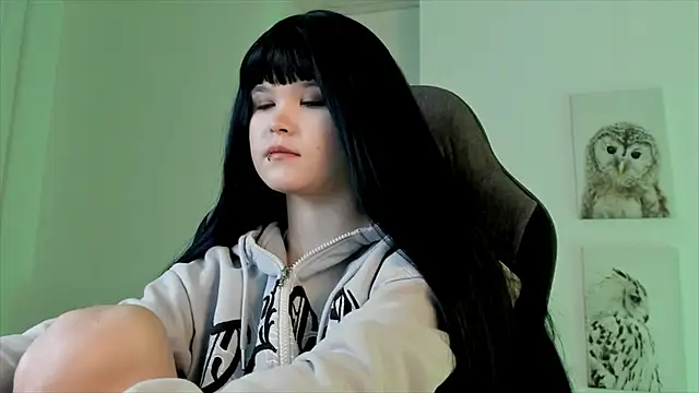 Elainebeness online show from 12/15/24, 04:26