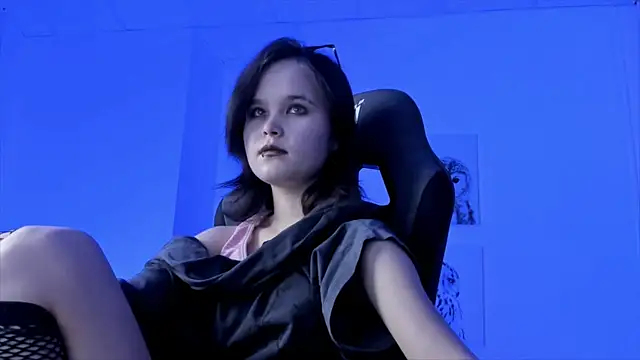 Elainebeness online show from 12/25/24, 01:53