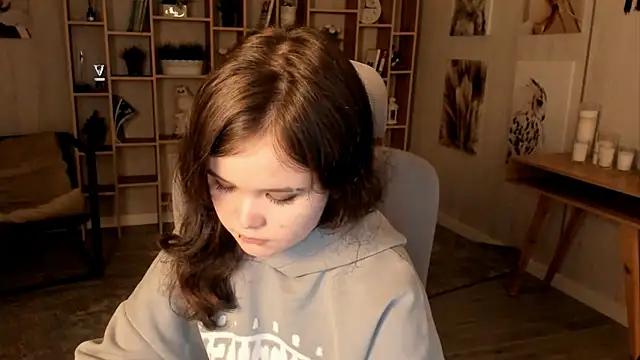 Elainebeness online show from 09/21/25, 10:11