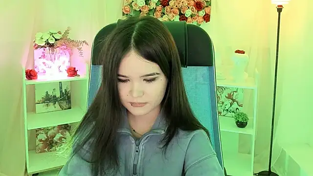 Elainebeness online show from 11/15/25, 10:26