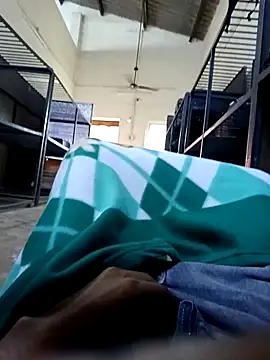 Snapshot of 1010SumiT chatting on 10/25/25, 01:57 1010SumiT online show from 10/25/25, 01:57