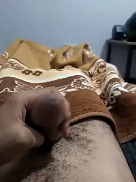 Snapshot of kinghunter21 chatting on 11/16/25, 11:43 kinghunter21 online show from 11/16/25, 11:43