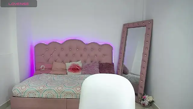 Kathleen Rodriguez online show from 01/14/25, 03:32