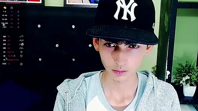 Snapshot of ttimy_x_boy chatting on 01/13/25, 11:06 ttimy x boy online show from 01/13/25, 11:06