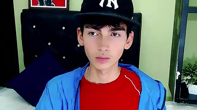 Snapshot of ttimy_x_boy chatting on 01/15/25, 10:57 ttimy x boy online show from 01/15/25, 10:57