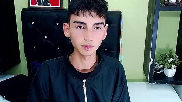 Snapshot of ttimy_x_boy chatting on 02/08/25, 12:06 ttimy x boy online show from 02/08/25, 12:06