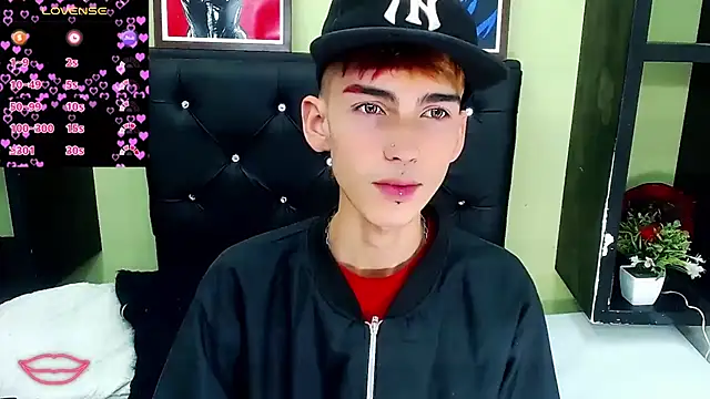 Snapshot of ttimy_x_boy chatting on 03/11/25, 07:25 ttimy x boy online show from 03/11/25, 07:25