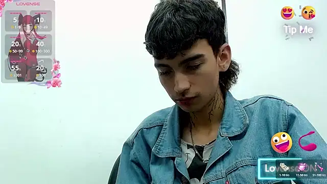 Snapshot of ttimy_x_boy chatting on 10/24/25, 04:20 ttimy x boy online show from 10/24/25, 04:20