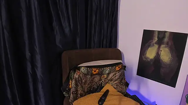 Snapshot of badsombra chatting on 10/06/25, 04:26 badsombra online show from 10/06/25, 04:26