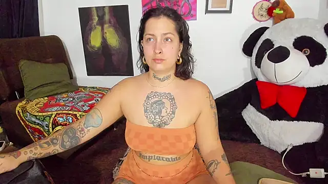 Snapshot of badsombra chatting on 10/25/25, 05:30 badsombra online show from 10/25/25, 05:30