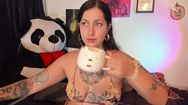 Snapshot of badsombra chatting on 11/18/25, 06:56 badsombra online show from 11/18/25, 06:56