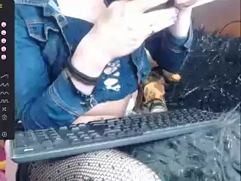 lorenitha 20 online show from 01/31/25, 10:52