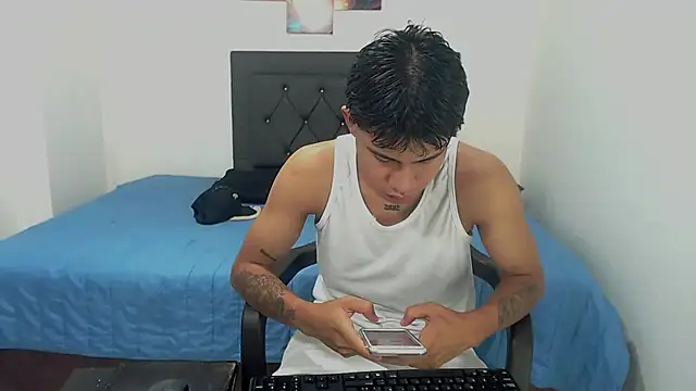 logannth online show from 10/21/25, 12:00