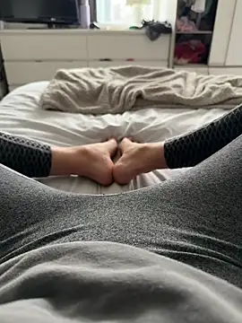 persiannqueen online show from 02/19/25, 09:39