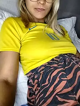 Snapshot of fofinhaa12 chatting on 02/13/25, 10:00 fofinhaa12 online show from 02/13/25, 10:00