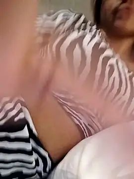 Snapshot of fofinhaa12 chatting on 09/18/25, 06:21 fofinhaa12 online show from 09/18/25, 06:21