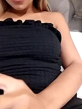 Snapshot of fofinhaa12 chatting on 10/02/25, 04:14 fofinhaa12 online show from 10/02/25, 04:14