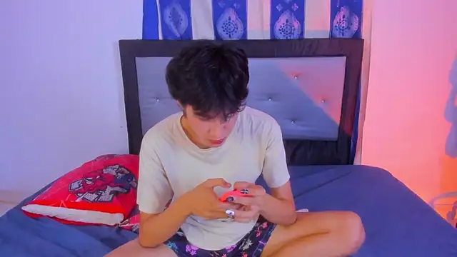 Johhan  Lee online show from 12/12/24, 02:37