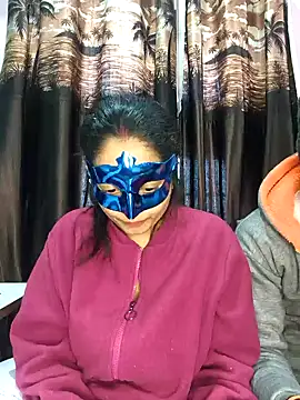 Snapshot of bigtitsqueen chatting on 01/09/25, 07:42 bigtitsqueen online show from 01/09/25, 07:42