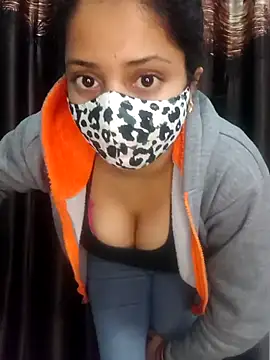 Snapshot of bigtitsqueen chatting on 01/11/25, 02:58 bigtitsqueen online show from 01/11/25, 02:58