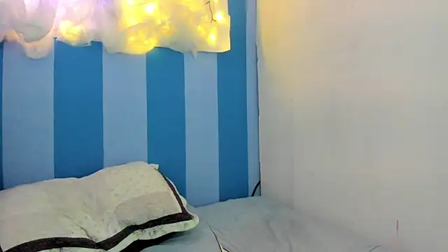 Snapshot of britny_clouds chatting on 12/20/24, 05:29 britny clouds online show from 12/20/24, 05:29