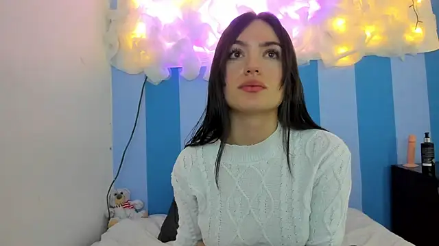 Snapshot of britny_clouds chatting on 01/09/25, 04:06 britny clouds online show from 01/09/25, 04:06