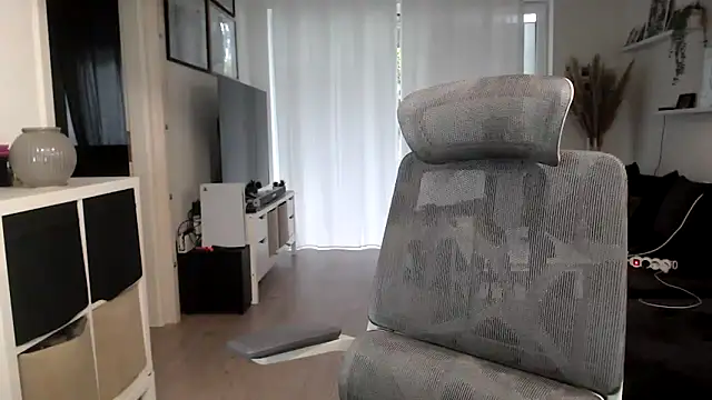 IntiMia online show from 10/08/25, 07:17