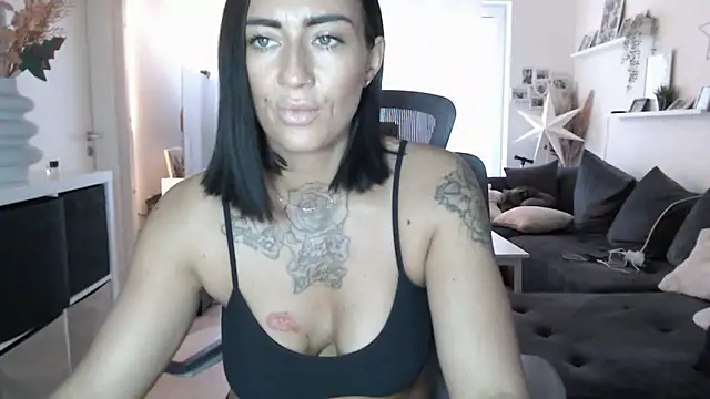 IntiMia online show from 01/19/26, 08:29