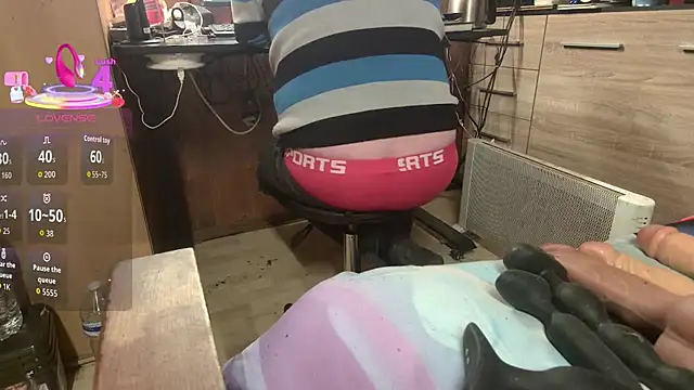 misteryman1956 online show from 12/22/25, 05:54