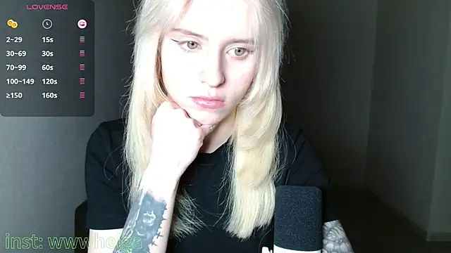 LizaKisses online show from 10/17/25, 02:52