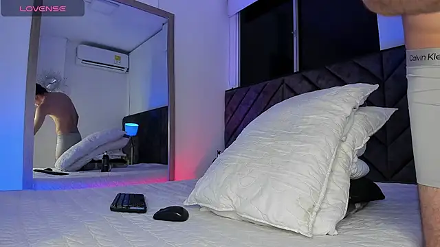 Luca ferrer  online show from 02/09/25, 04:36