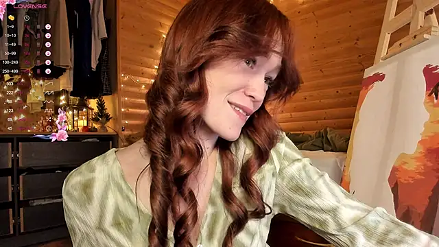 such juicee online show from 12/08/24, 07:11